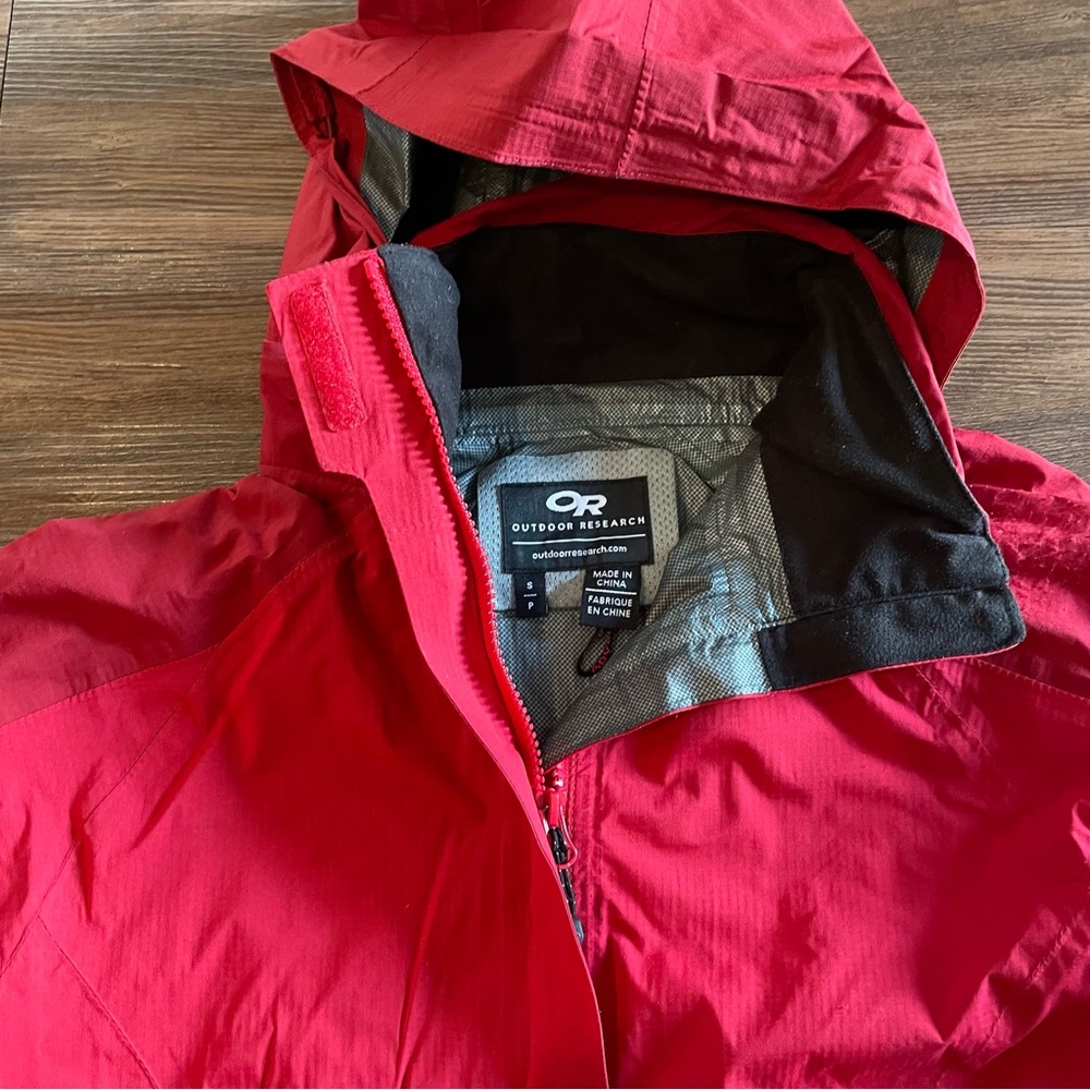 Outdoor Research Rain Jacket/ Windbreaker - Picture 3 of 9